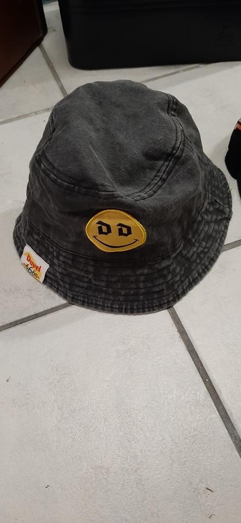 Hoedje duvel, Ophalen of Verzenden, Zo goed als nieuw