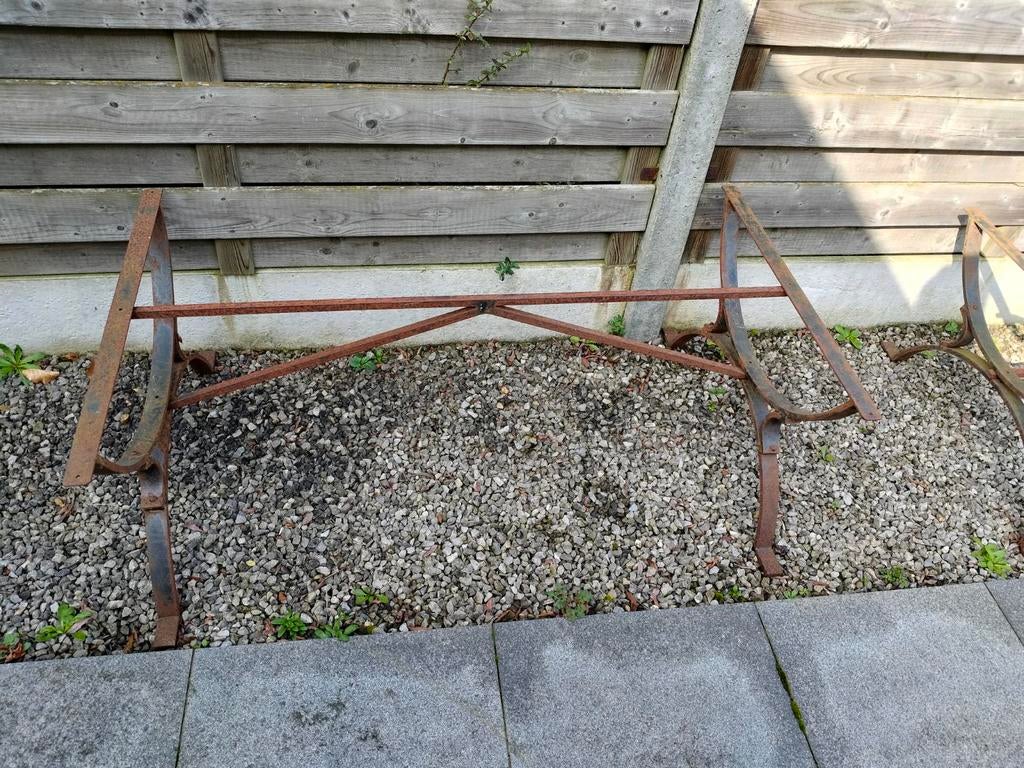 Ijzeren tafel / bank onderstel, Ophalen