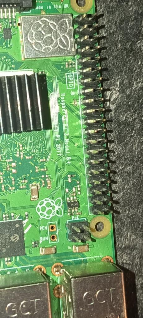 Raspberry Pi 3 B+ desktop + Pi 3 met camera.. 2stuks, Computers en Software, Ophalen of Verzenden