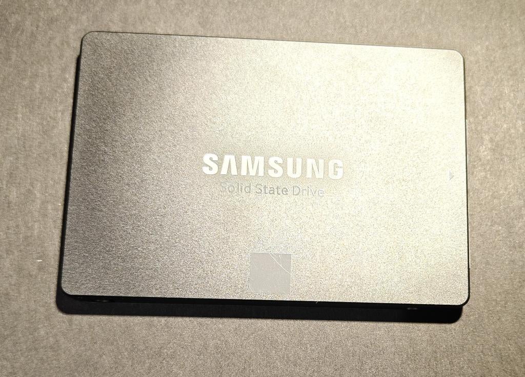 Samsung EVO 870 SSD 500Gb SATA, Intern, Ophalen of Verzenden, Zo goed als nieuw, Samsung