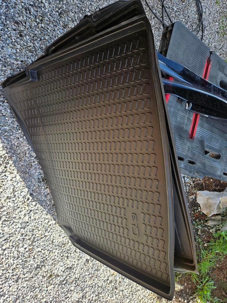 Divers tapis de coffre, Autos : Divers, Tapis de coffre, Enlèvement ou Envoi