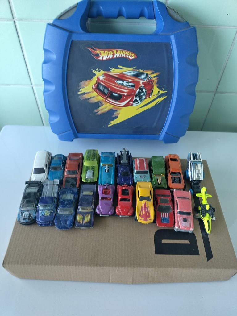 21x modellen Hot Wheels 1/50 AFHALING LEES BESCHRIJVING, Ophalen, Gebruikt, Auto, Overige merken