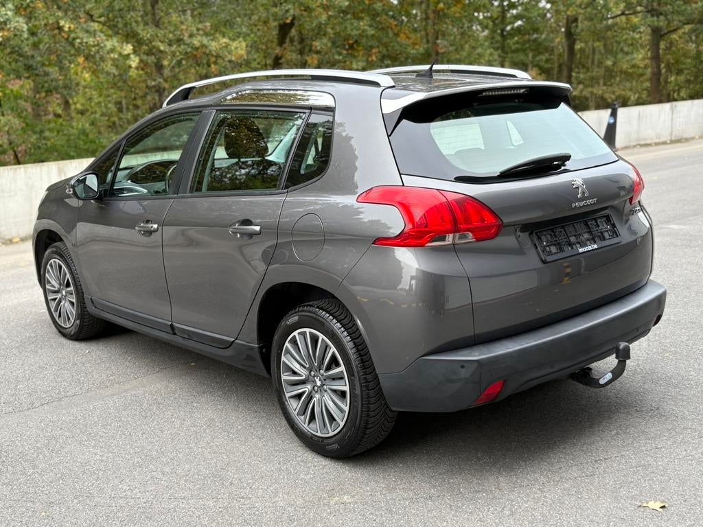 Peugeot 2008 1.2i Benzine 2014 Airco Navigatie Trekhaak, Auto's, Euro 5, Bedrijf, Handgeschakeld, 5 deurs