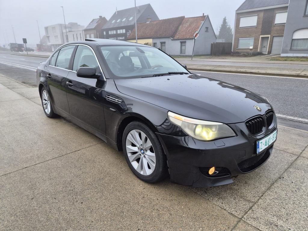 BMW 520i , Benzine - Automaat, Auto's, BMW, Automaat, Zwart, Navigatiesysteem, Zwart