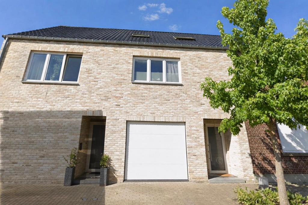 Appartement 1ste verdiep, Immo