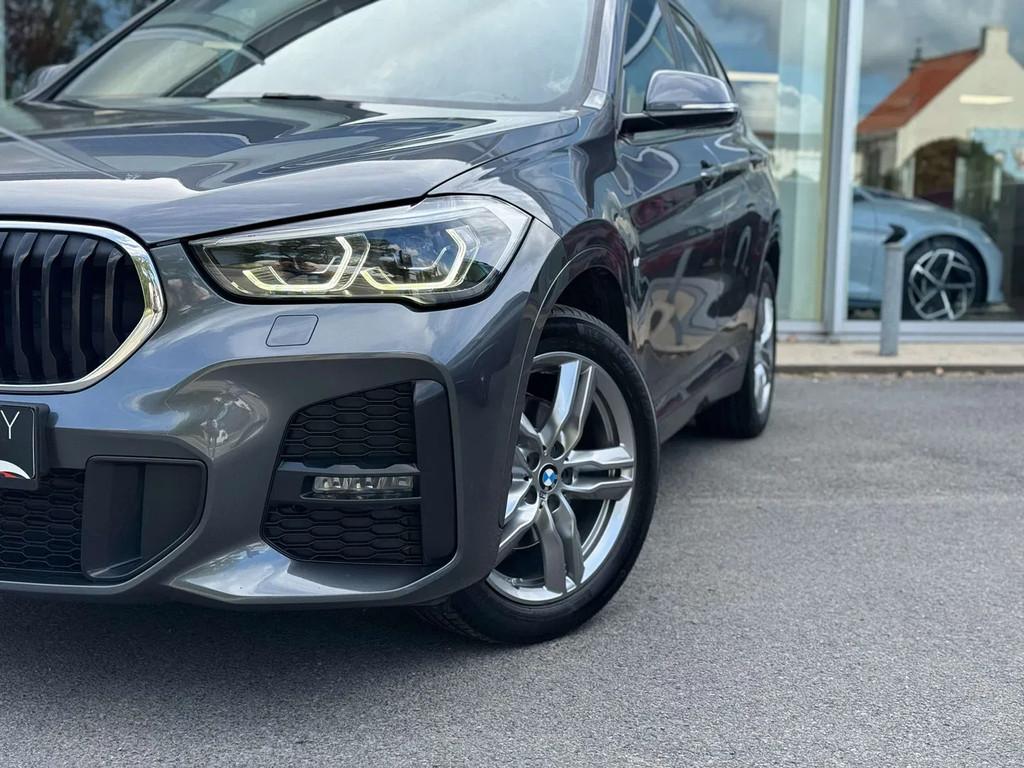 BMW X1 M PACK / PANO / TREKHAAK / NAVI / SFEERLICHT /, Gebruikt, 127 g/km, Bedrijf, 5 zetels