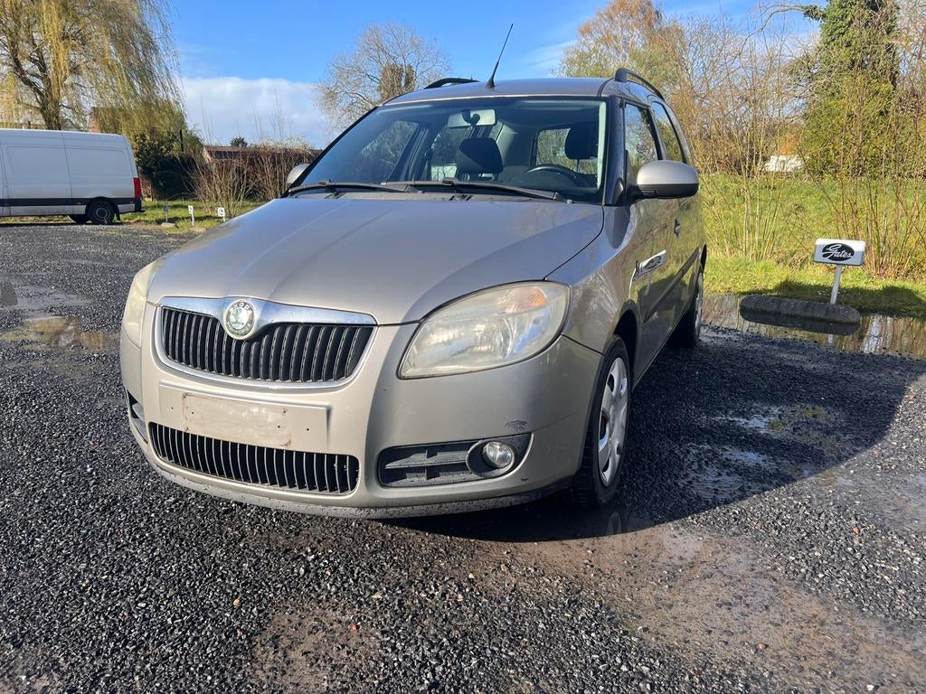 Skoda Roomster 2009 1.4 diesel 205000km, Auto's, Stof, Roomster, Beige, Bedrijf