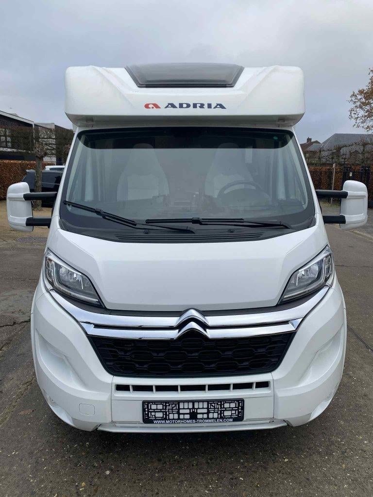 Adria Matrix 600 DT Axess, Ringverwarming, Fietsendrager, Adria, Half-integraal