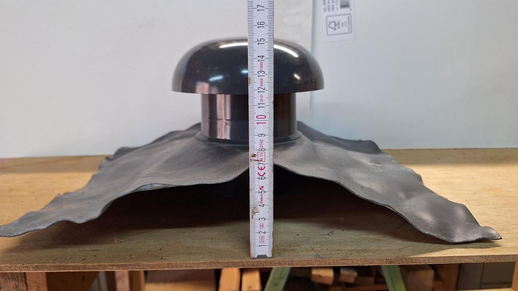 Chapeau de ventilation toiture base de 35x35cm, Bricolage & Construction