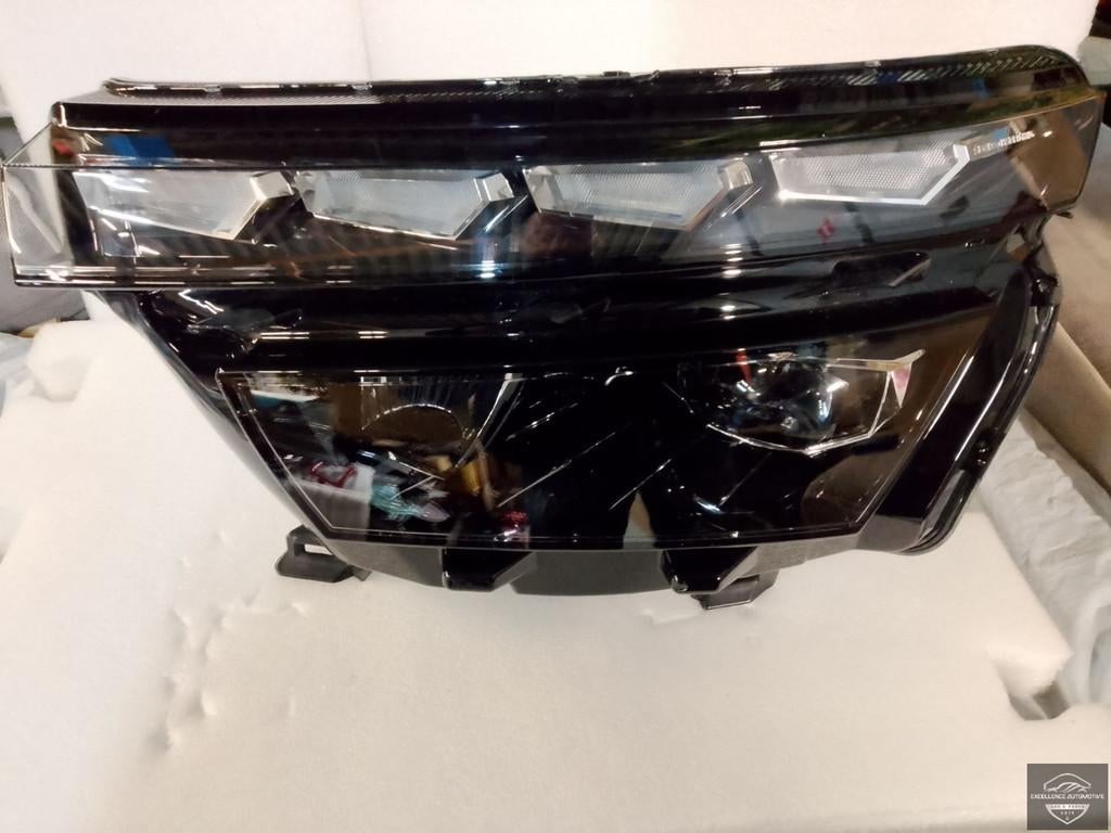 Phare avant gauche Full LED pour Skoda Kamiq 2018-2023 (r f., Autos : Pièces & Accessoires, Infoline@skoda-auto.cz, Tr. Vaclava Klementa 869
293 01  Mlada Boleslav, CZ