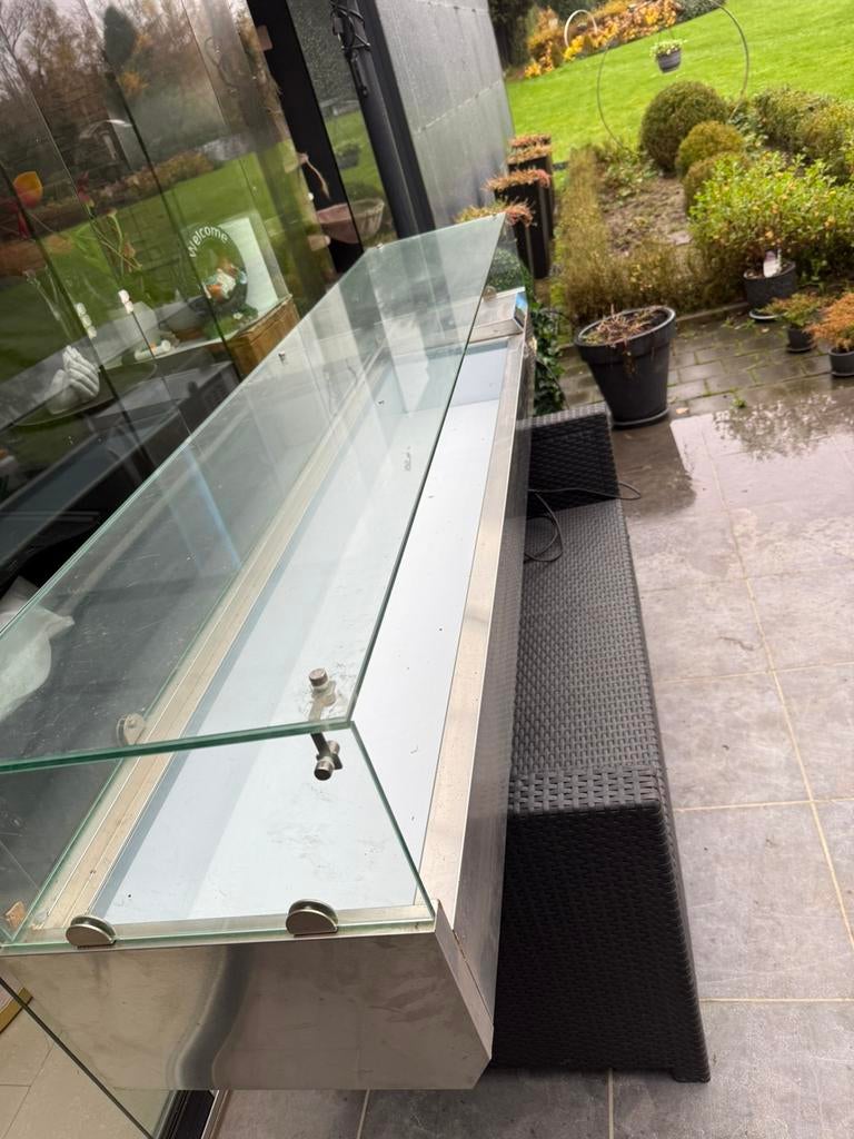 Saladebar koeltoog, Ophalen