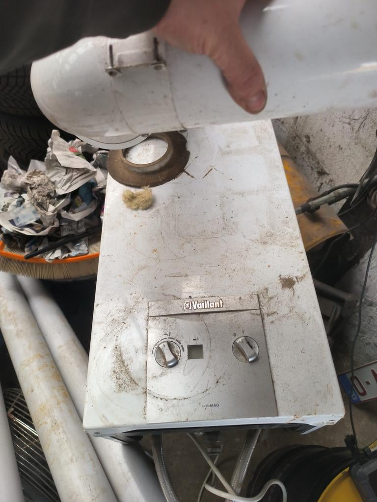 Chauffe-eau instantané à gaz Vaillant Turbomag. Gaz naturel, Bricolage & Construction, Chauffe-eau & Boilers, Enlèvement, Gaz naturel