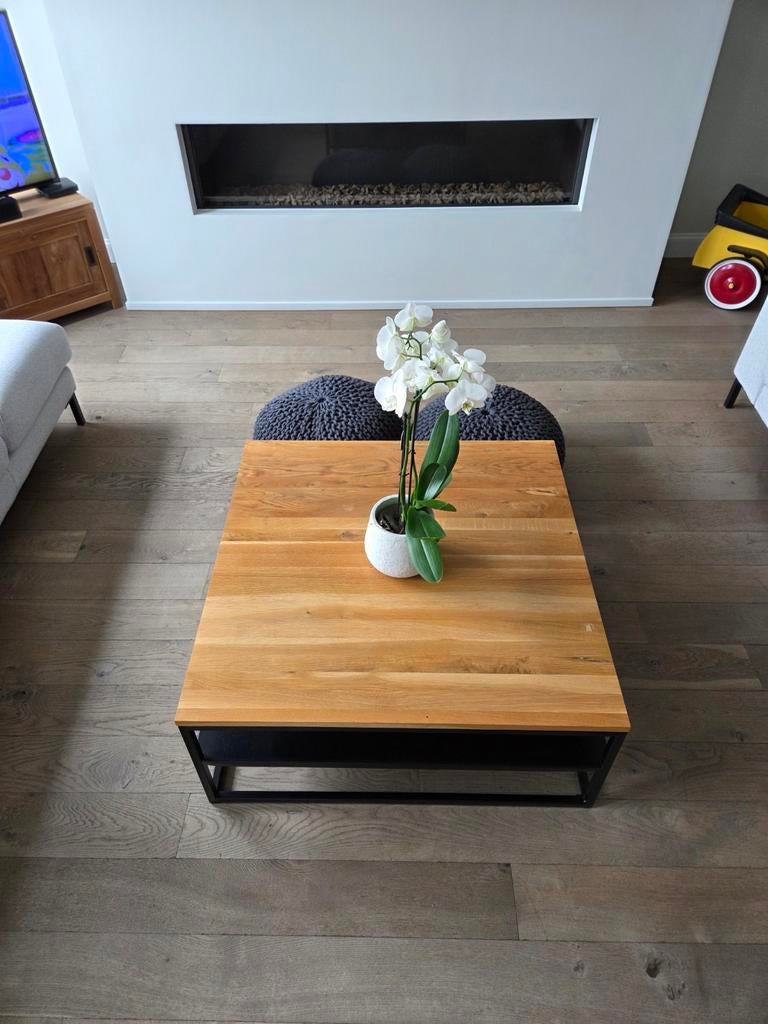 Moderne salontafel 90 op 90cm, Huis en Inrichting, Ophalen
