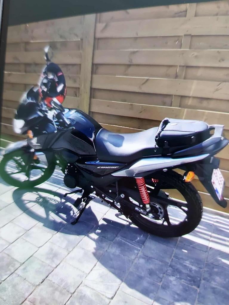 HONDA CBF 125cc, Fietsen en Brommers, Ophalen