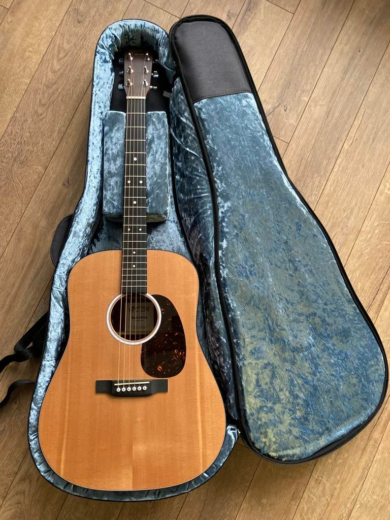 Martin D10e in nieuwstaat, Enlèvement ou Envoi, Comme neuf, Guitare Western ou Guitare Folk, Avec valise