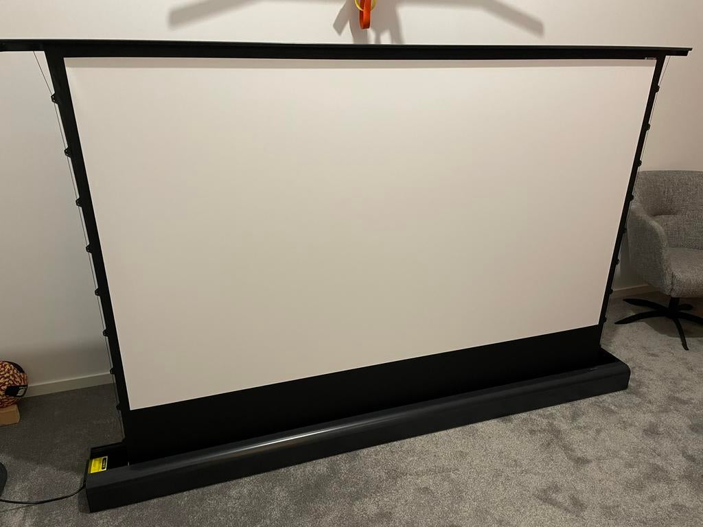 iVisions Electro FloorUp 4K Series projectiescherm 90”, Ophalen, Elektrisch, Zo goed als nieuw