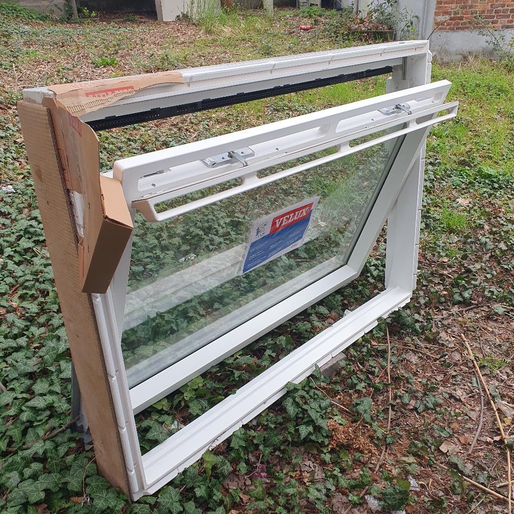 Velux dakraam GGU-UK04  (134×98), Doe-het-zelf en Bouw, Ophalen, Nieuw, Dakraam, Veiligheidsglas