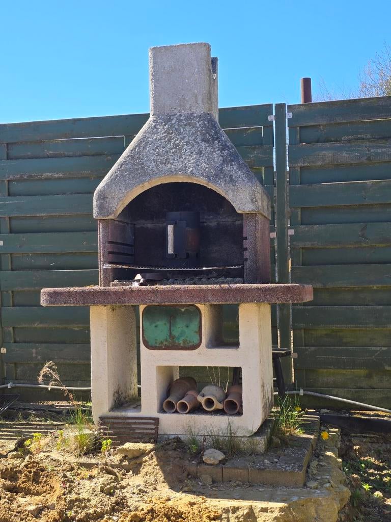 Te geef in Diest: stenen BBQ, Ophalen