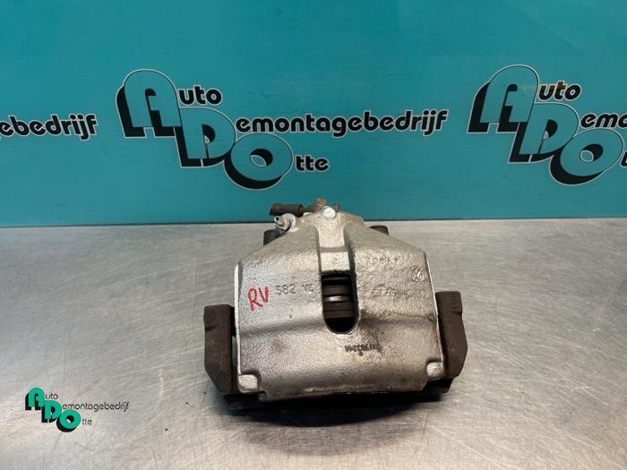 Etrier de frein (pince) avant droit d'un Volkswagen Golf (Go, Volkswagen, -, 3 mois de garantie, Utilisé