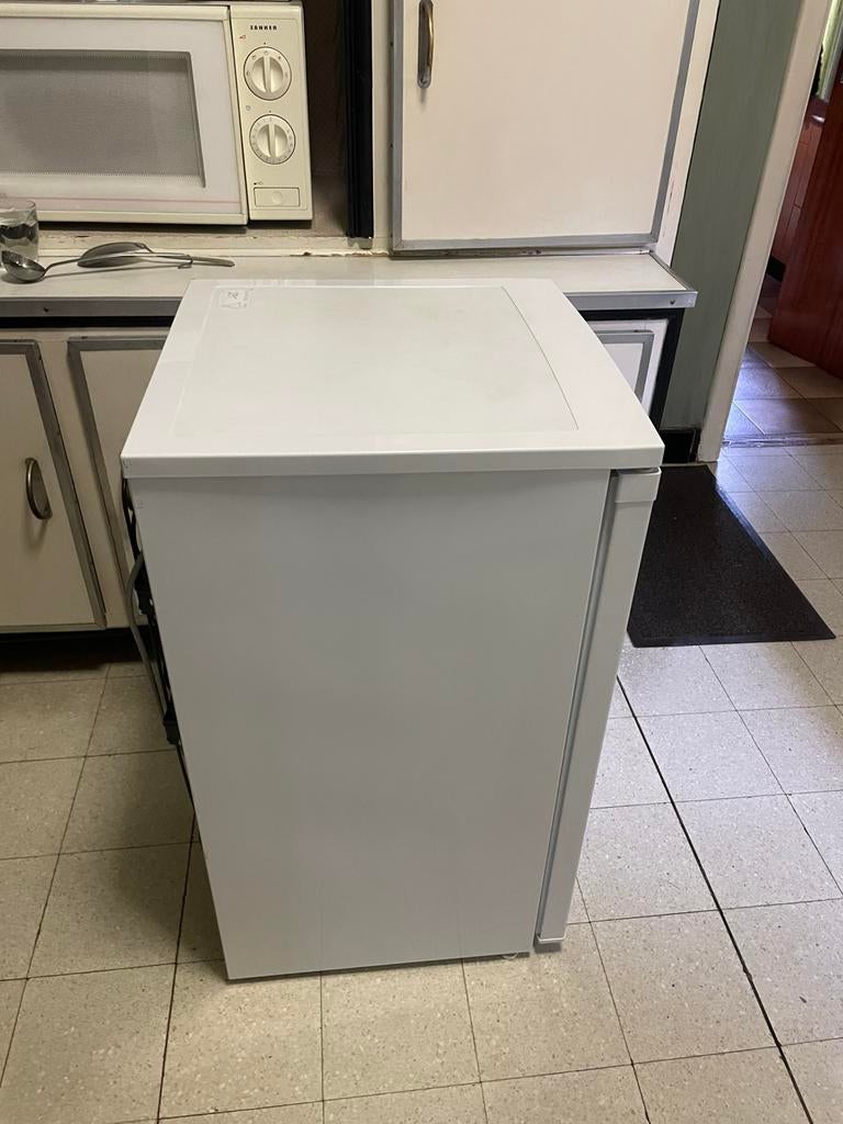 Ijstkast zo goed als nieuw, Ophalen, Zo goed als nieuw