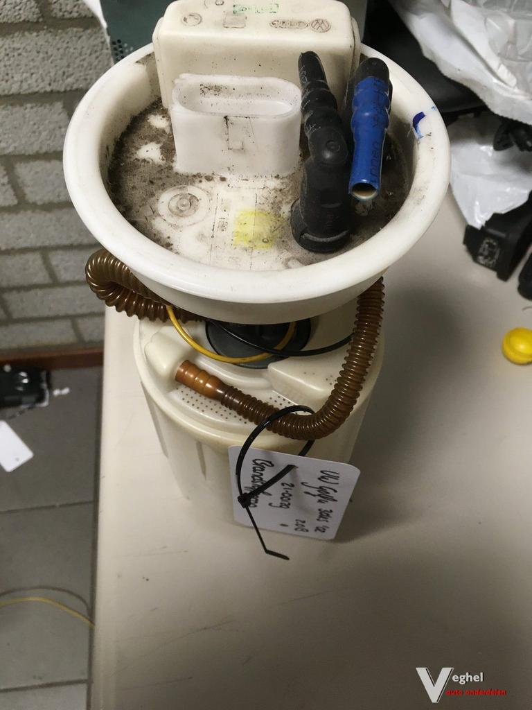 vw golf 4 '02 2.0benzine brandstofpomp, Gebruikt, -, -, Ophalen of Verzenden