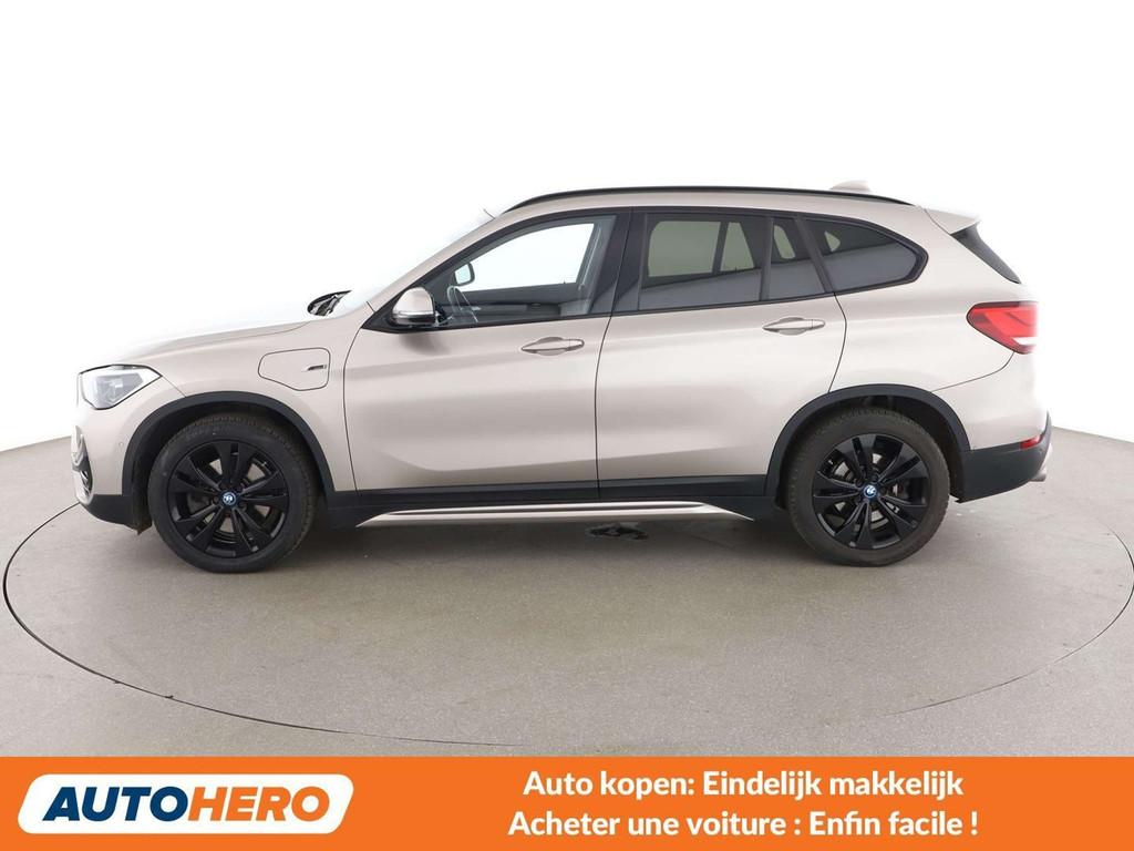 BMW X1 xDrive 25e Sport Line (bj 2022, automaat), https://public.car-pass.be/vhr/f2785519-6efe-48b3-ac6b-02327a4dfa2f, 1820 kg