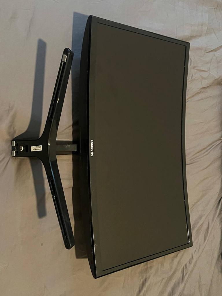 24 inc 1920 x 1080 60 hz Samsung, Computers en Software, Monitoren, HD, IPS, HDMI, Zo goed als nieuw