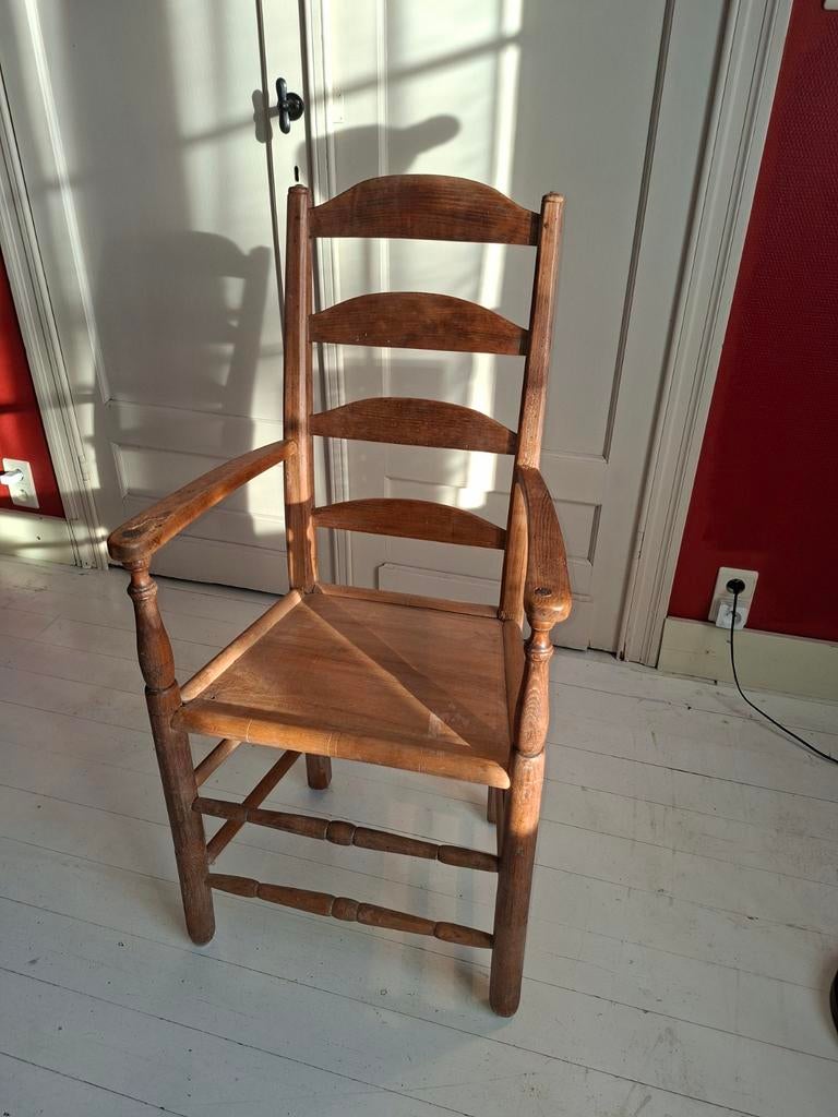 Chaise ancienne