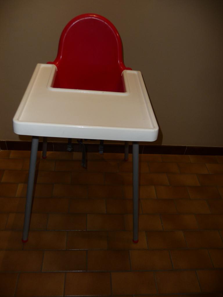 Chaise haute enfant, Enlèvement, Utilisé, Autres types, Ceinture(s)