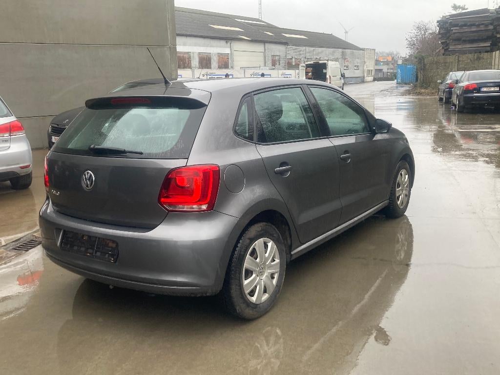 Volkswagen Polo 1.2 essence 2011 avec 69000 km*clim*garantie, Autos, Achat, 5 portes, 5 places, 44 kW