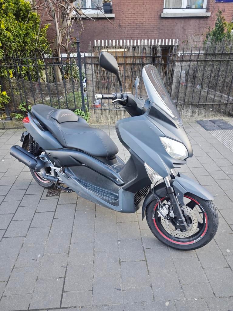 À vendre : Yamaha 125 cc 2012 avec 41000 km entretien fait, Motos, Entreprise, Scooter