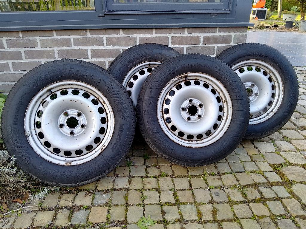 jantes et pneus hiver tiguan 1, Neuf, 16 pouces, Véhicule de tourisme, Pneu(s)