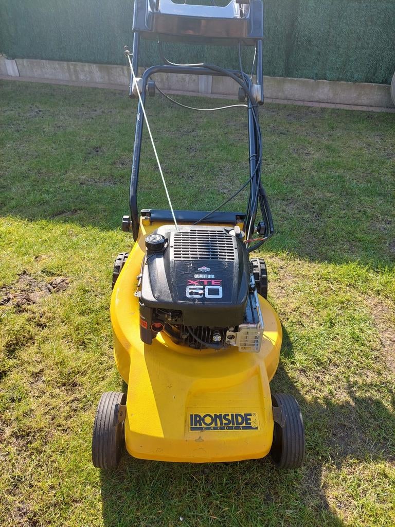 Oersterke grasmaaier zelftrekker 6pk moter, Ophalen, Opvangzak