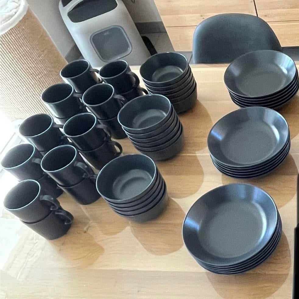 Ikea DINERA - Volledig servies (89 st), Huis en Inrichting, Keuken | Servies, Ophalen, Keramiek, Zo goed als nieuw, Effen