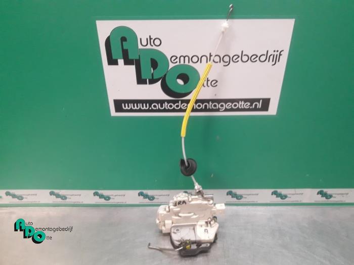 Deurslot Mechaniek 4Deurs rechts-achter van een Audi A4 (A4, Gebruikt, -, -, -