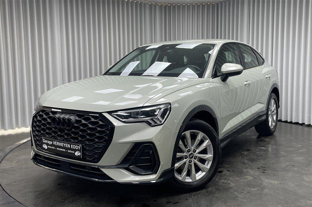 Audi Q3 35 TFSI S TRONIC BUS. ED. ATTRACTION (bj 2023), Auto's, Stof, 4 cilinders, 149 g/km, 5 zetels