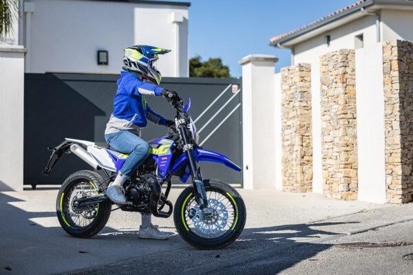USINE SHERCO 50 SM-RS — NOUVELLE — 2026, Vélos & Vélomoteurs, Enlèvement ou Envoi