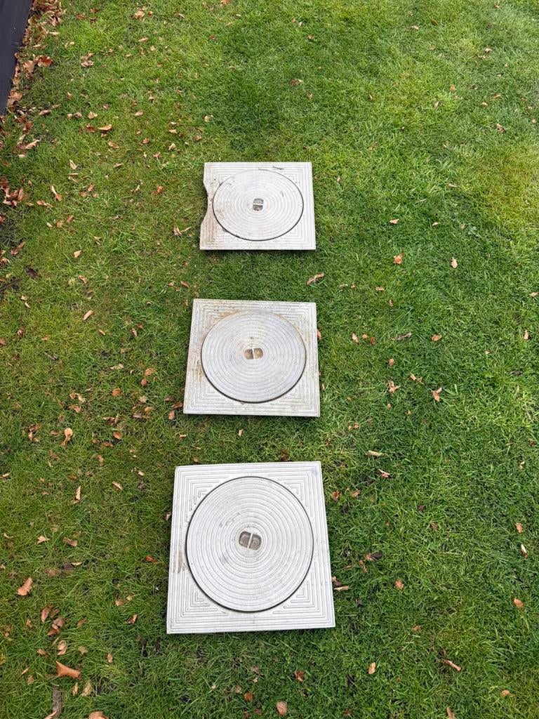 3 aluminium putdeksels, Ophalen, Zo goed als nieuw