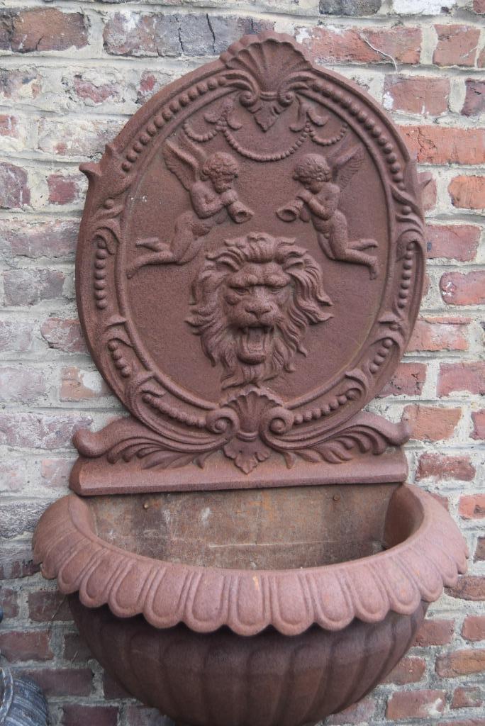 Gietijzeren muurfontein, Ophalen, Gebruikt, Gietijzer, Fontein