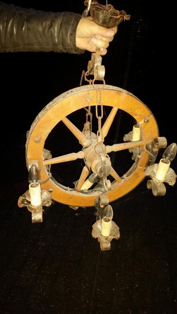 Lustre en Fer Forgé rustique en forme de roue 40eur, Maison & Meubles, Enlèvement, Utilisé, Bois, Rustique