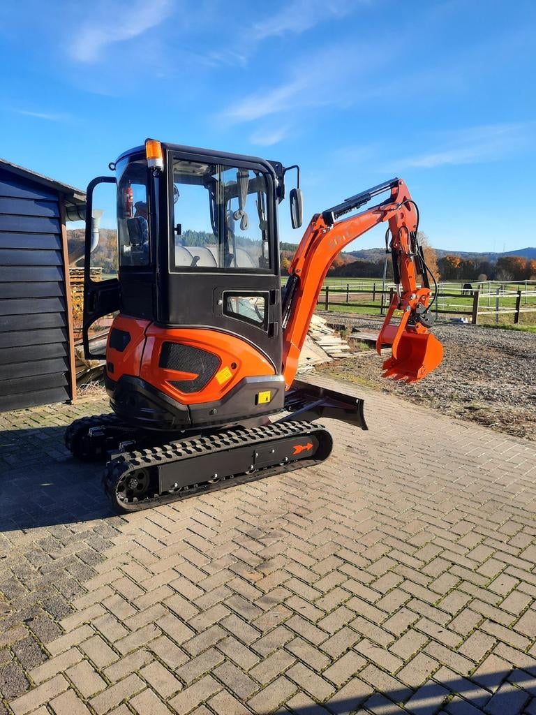 Te koop minigraver 2.5 ton, Zakelijke goederen, Machines en Bouw | Kranen en Graafmachines, Ophalen