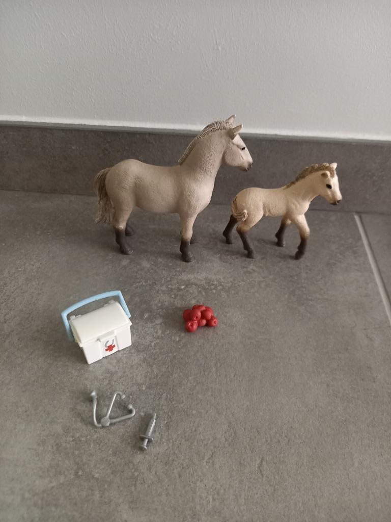 Schleich paarden : Hanna's verbanddoos, Ophalen of Verzenden