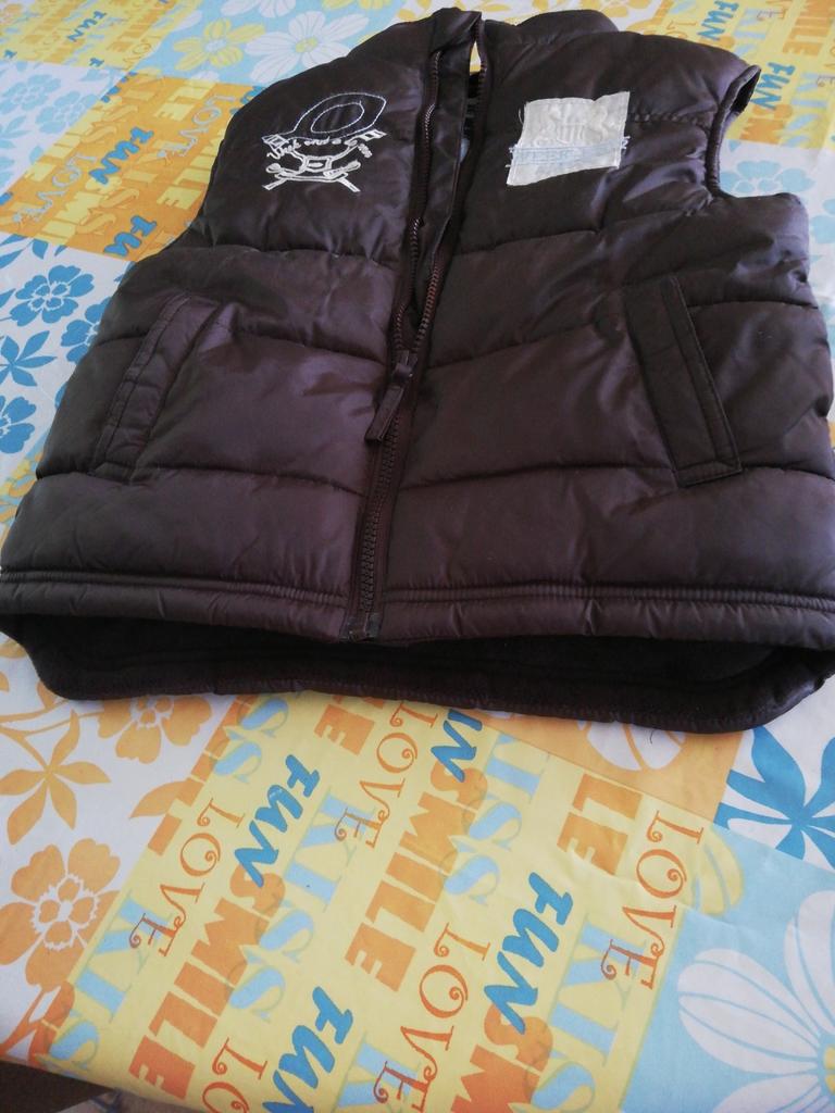 Doudoune Week-end à la Mer. Brune. Taille 8 ans. Neuve., Enfants & Bébés, Enlèvement ou Envoi, Comme neuf