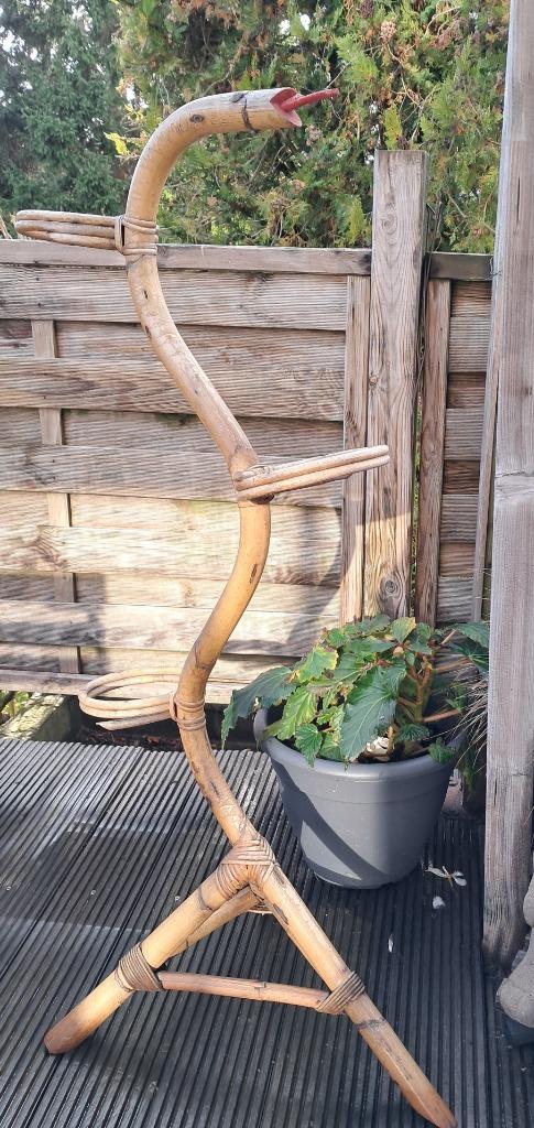 Porte plante modèle serpent en bambou vintage, Ophalen