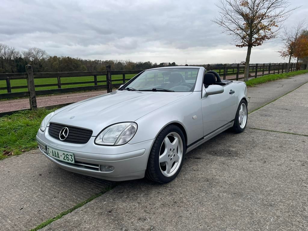 Mercedes SLK 200 de 1re propr 62 000 km en excellent état, Autos, Argent ou Gris, Achat, Entreprise, Cabriolet