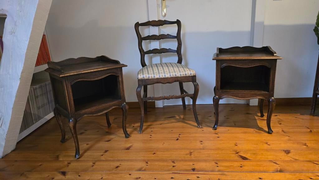 2 tables de chevet et 1 chaise de château française, Enlèvement