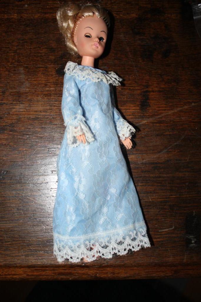 Barbie like Sindy en Fleur pop en kledij Hasbro Pedigree, Verzamelen, Poppen, Gebruikt, Pop, Ophalen of Verzenden