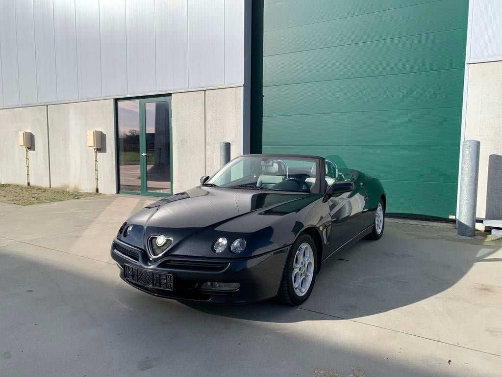 Alfa Romeo 3.0 V6 OLDTIMER in juni, Auto's, Alfa Romeo, Spider, Zwart, Leder, Bedrijf