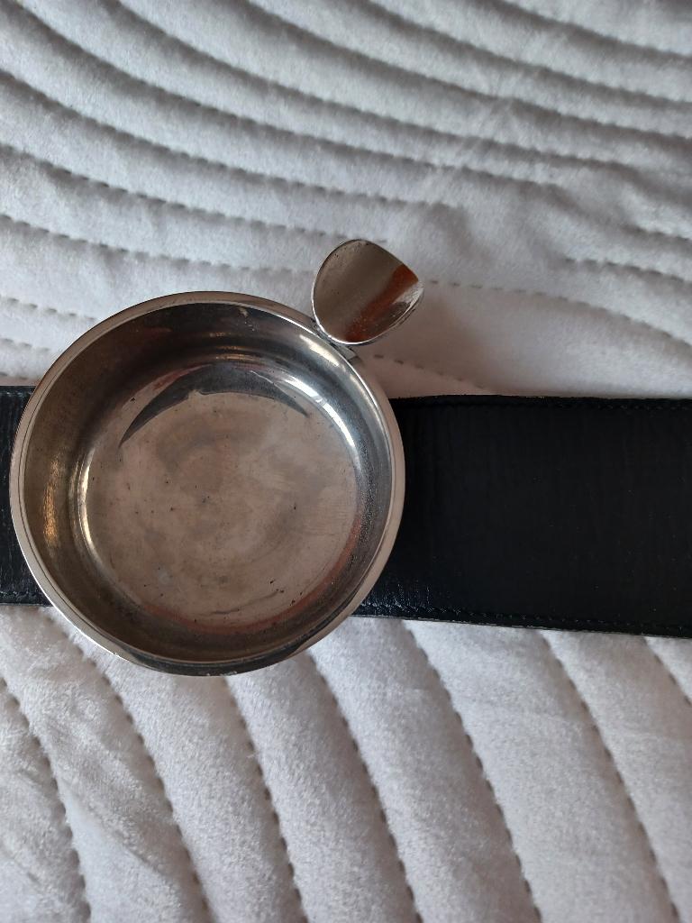 DELVAUX Rare cendrier de fauteuil siglé, Envoi, Noir