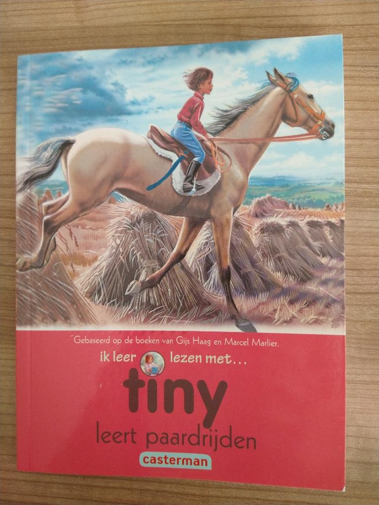 Boek Tiny leert paardrijden, Ophalen of Verzenden, Zo goed als nieuw